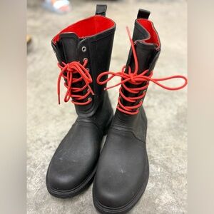 Black and Red Boots‎